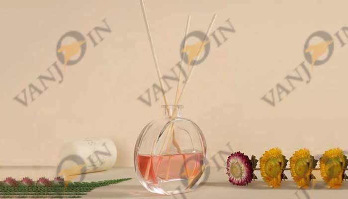 How Reed Diffusers Work and Why Glass Packaging Matters