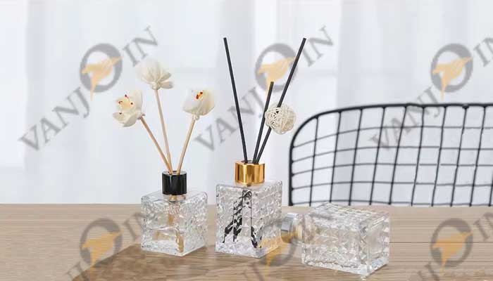 How Reed Diffusers Work and Why Glass Packaging Matters