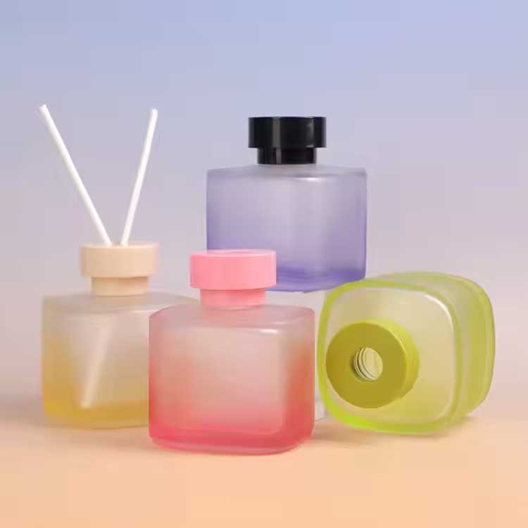 Custom colour frangrance glass diffuser bottles diffuser jars with black caps and reed sticks 180ml fragrance accessories for home oil fragrance decoration